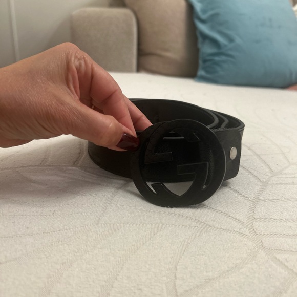 Gucci Men’s Shiny Imprime Monogram Interlocking Belt with Black GG Buckle - Picture 8 of 9